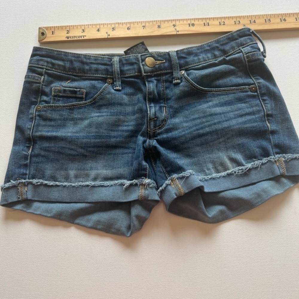 MOSSIMO Size 0 / 26 Waist Zip Frayed Hem Shorts Jeans‎ Mid Rise 🔥🔥 (D2)